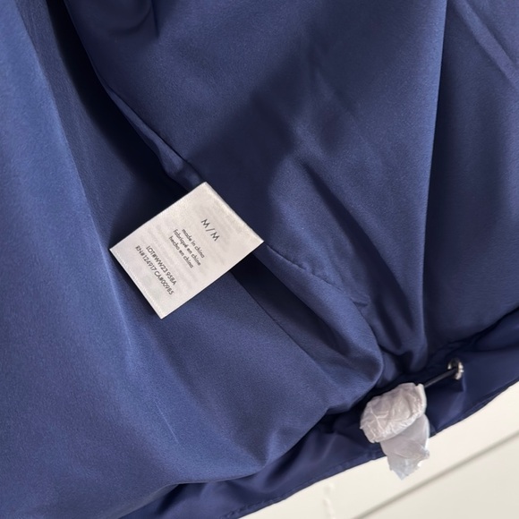 WE WORE WHAT Women's Blue Puffer Jacket w/ removable sleeves - NWT | Size Medium - Picture 8 of 10